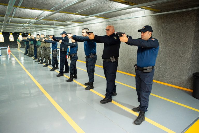 PMAC realiza entrega de novas pistolas Glock e capacitação de policiais militares