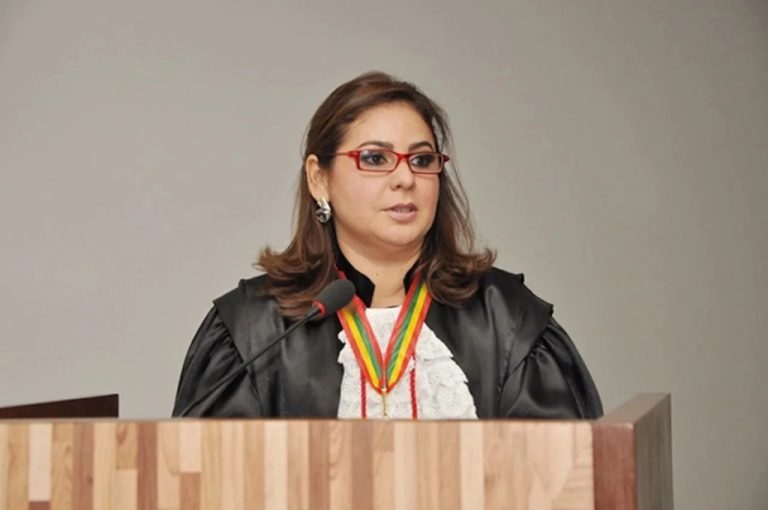 Waldirene Cordeiro preside última sessão no TRE-AC antes de encerrar biênio