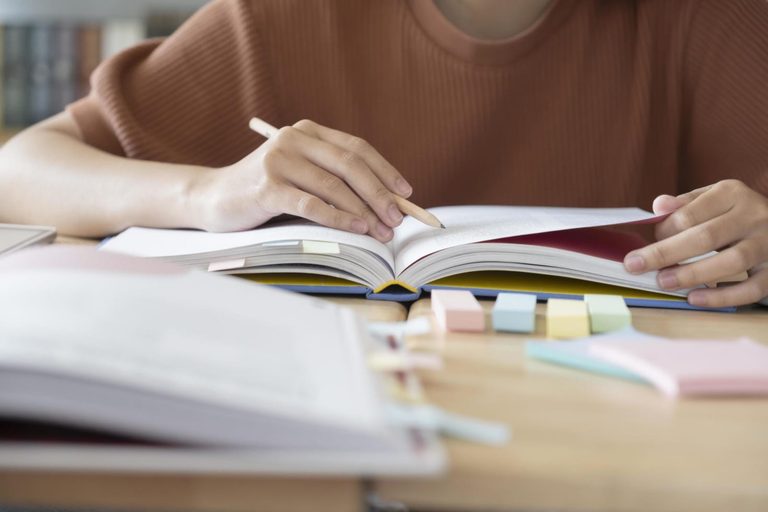 Curso de Assistente Escolar na Transacreana e na Cidade do Povo abre inscrições