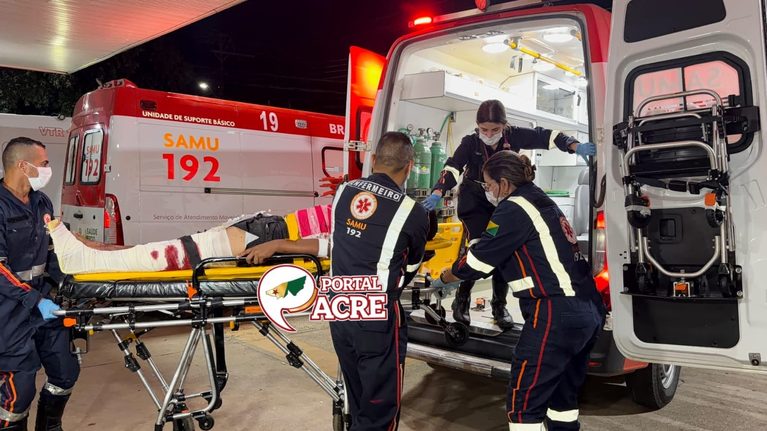 Acidente deixa motociclista com grave lesão após colisão no Bujari