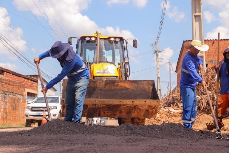 Rio Branco amplia recuperação viária na parte alta da cidade com quatro equipes de obras
