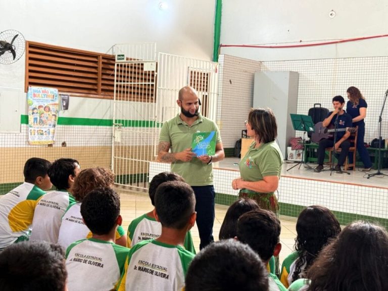 Educação fiscal é tema de ação lúdica em escolas da rede estadual em Rio Branco