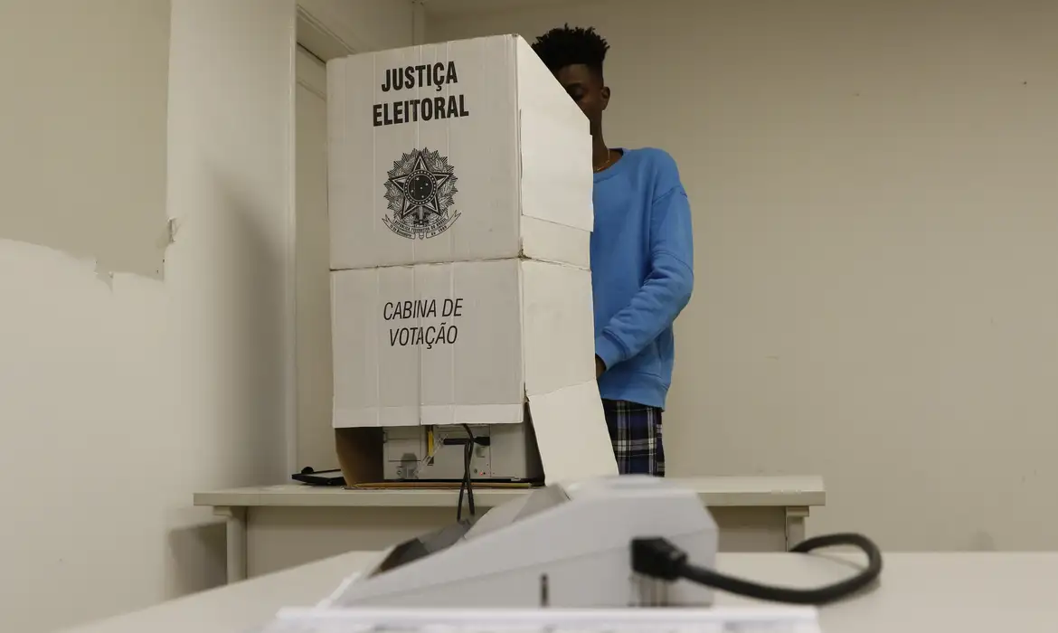 Panorama: Acre registra 29 denúncias de assédio eleitoral em um período de três dias