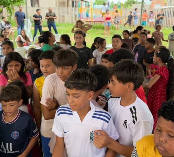 Solidariedade e alegria marcam ação do Dia das Crianças no bairro Taquari, em Rio Branco
