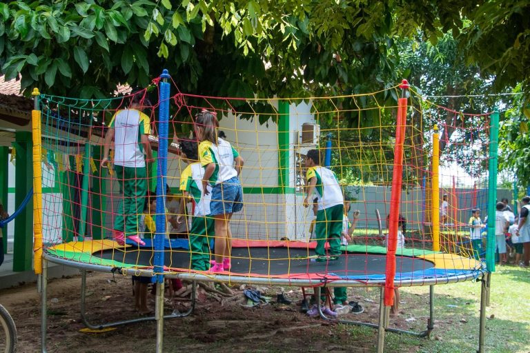 Crianças dos ramais Boa Água e Colibri recebem ação de saúde em Rio Branco