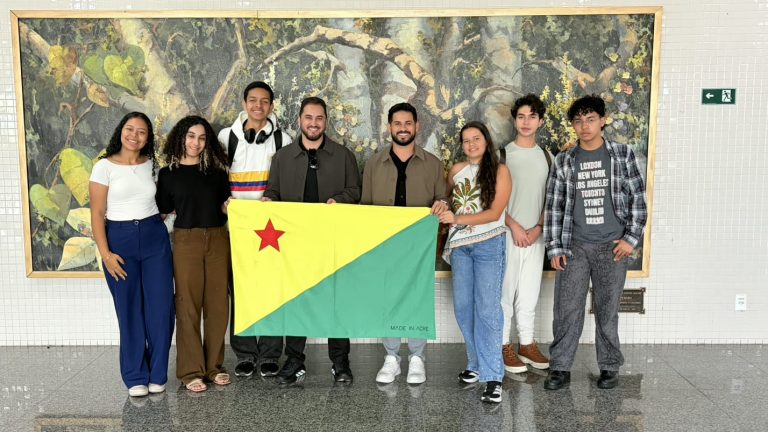 Estudantes do Ifac retornam ao Acre após intercâmbio científico e cultural na Colômbia