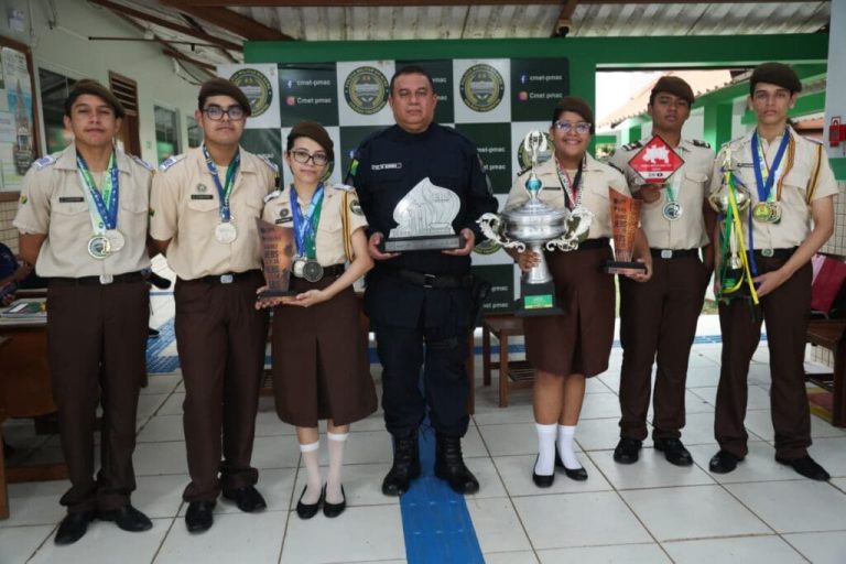 Colégio Militar Tiradentes celebra êxitos de alunos em conquista de medalhas