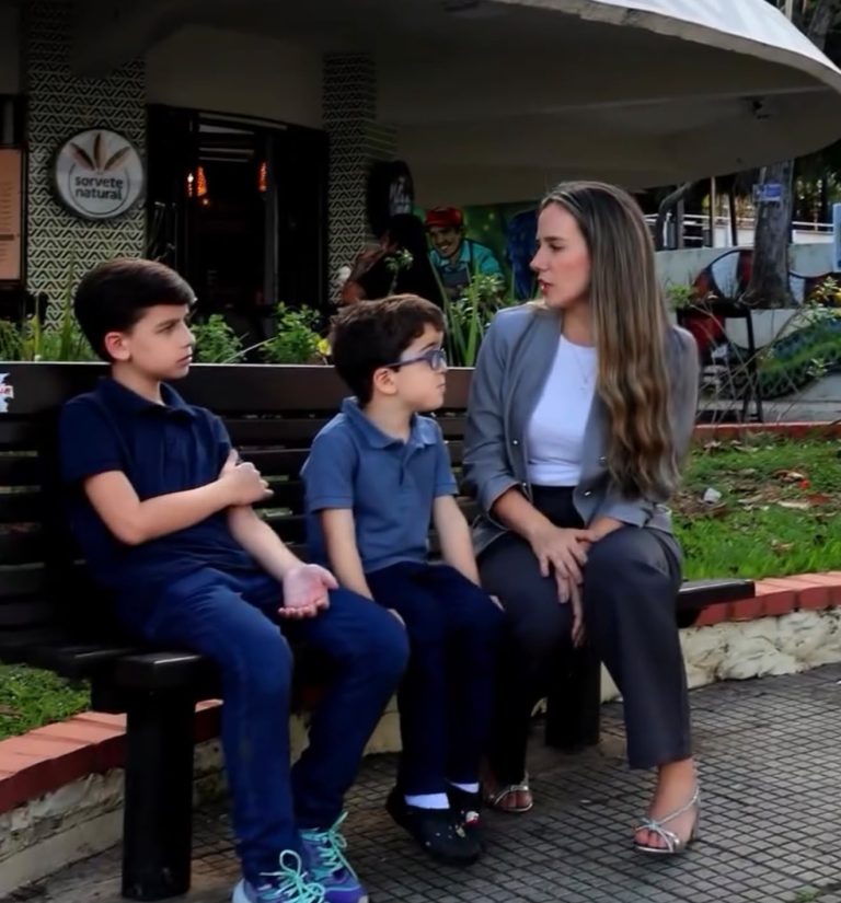 Hamburgada solidária arrecada recursos para tratamento dos irmãos Pedro e Tiago em Rio Branco