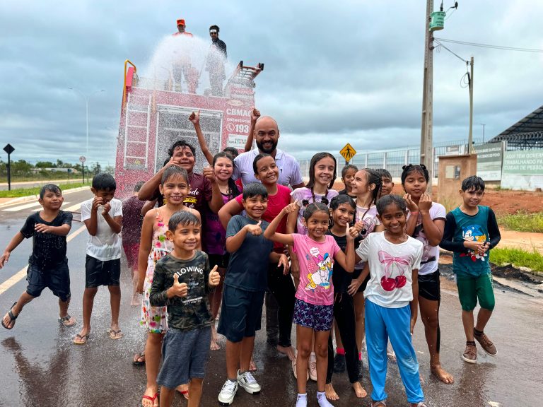 Governo do Acre promove manhã de diversão e entrega brinquedos a crianças da Cidade do Povo
