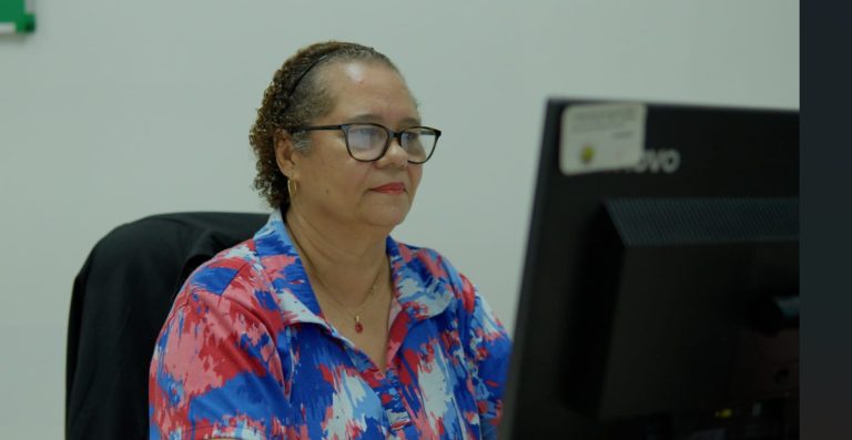 Servidora da assistência social destaca mais de quatro décadas dedicadas ao serviço público